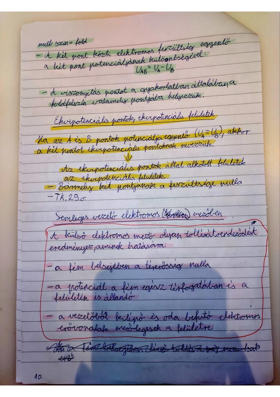 # ELEKTROSZTATIKA
Az elektromos állapot
Elektromos állapot: Az anyagok azon állapotay
amikor dörzsölés hatására, illetve testek szoros
éri